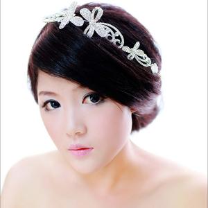 ヘッドアクセサリー 結婚式アクセサリー ヘッドアクセサリー ティアラ ウェディング ヘアアクセ 花タイプ/蝶タイプ 二次会 謝恩会 披露宴